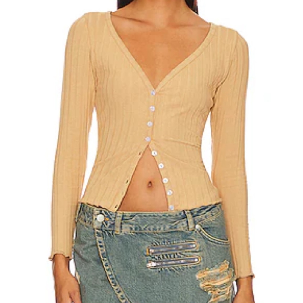 Nina Button Top in Nude
SUPERDOWN